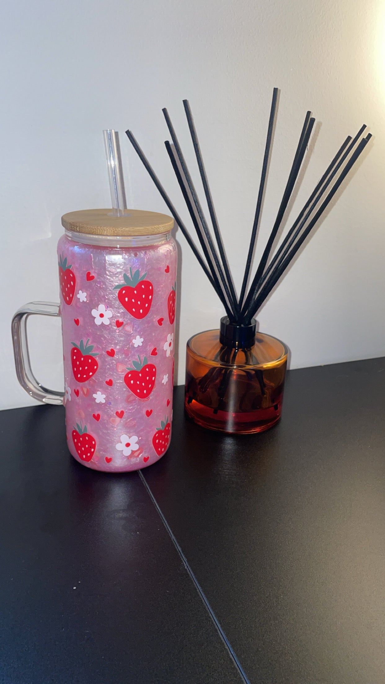 15oz Glass Tumbler with Handle ~ Strawberries