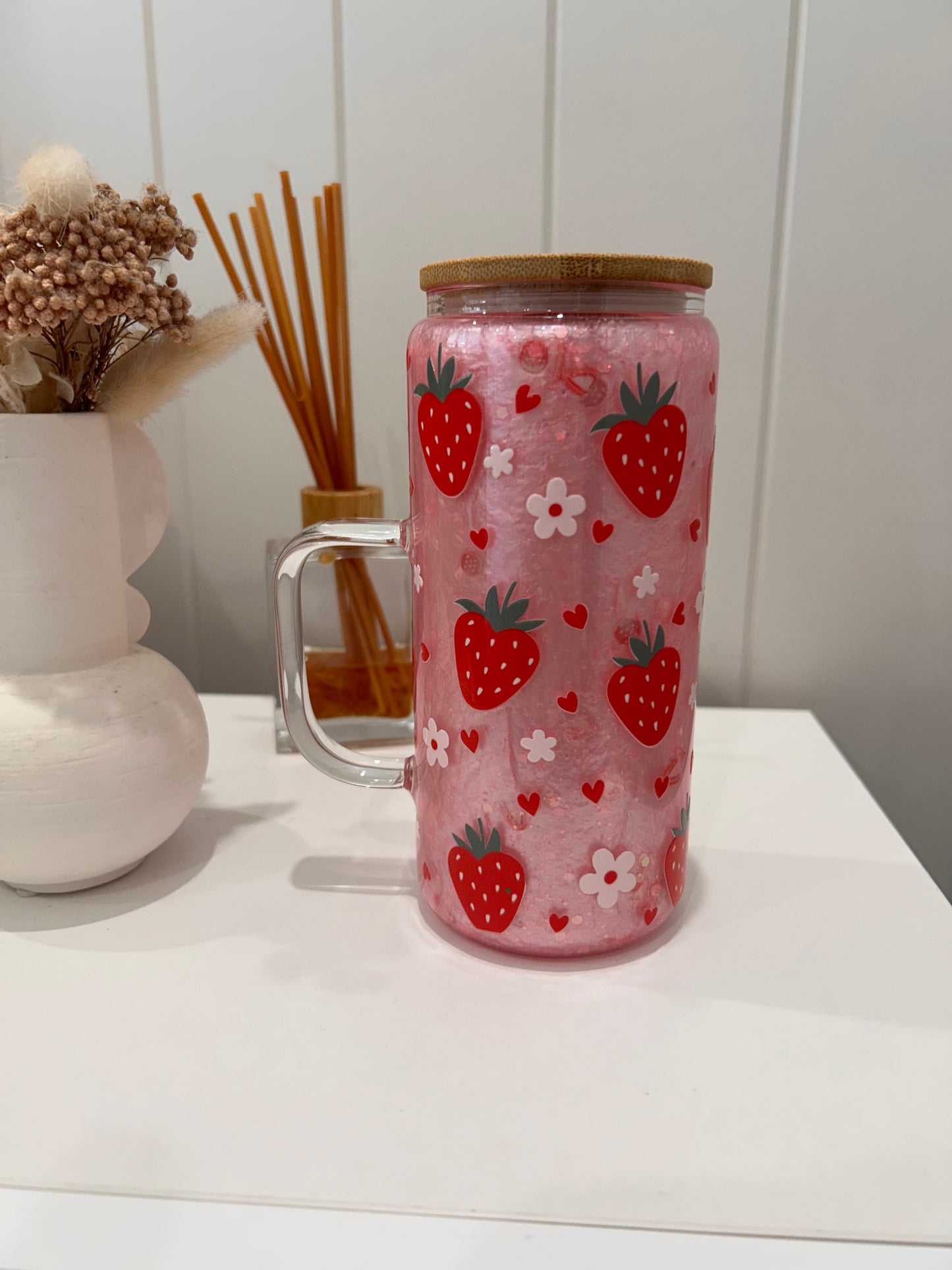 15oz Glass Tumbler with Handle ~ Strawberries
